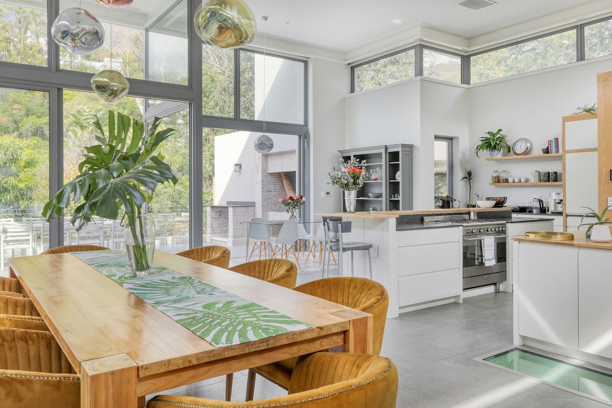 Beautiful, Secure, 3 Bed Family Home in Higgovale gallery image 4