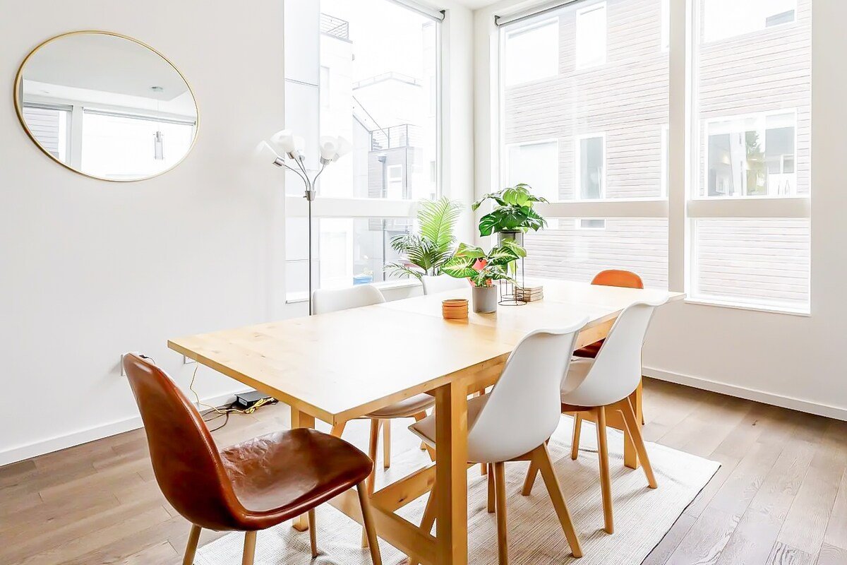 Seattle 3BR | Bright Townhome Near Intl. District gallery image 5