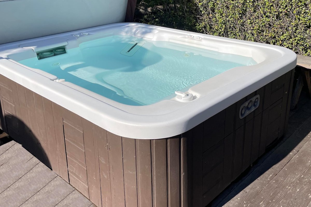 * Beachfront Paradise * with Direct Beach Access gallery image 4