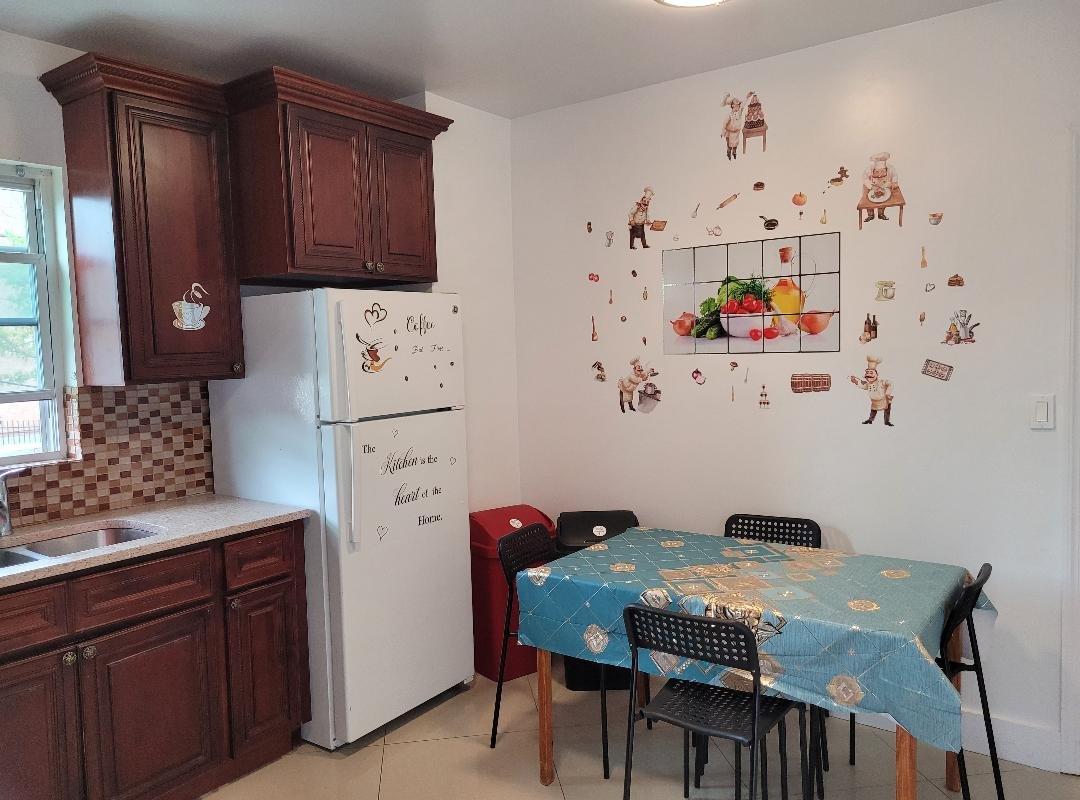 Forest Hills home up to 9 people gallery image 3