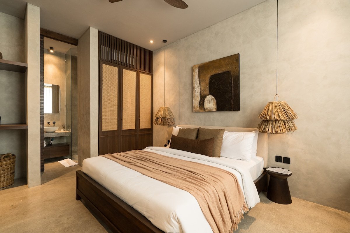 Casa Tulum: 2BR Canggu Villa w/ Pool & Rooftop gallery image 3