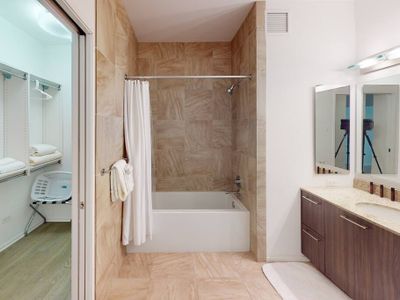 Corner 3 Bed off the Mag Mile