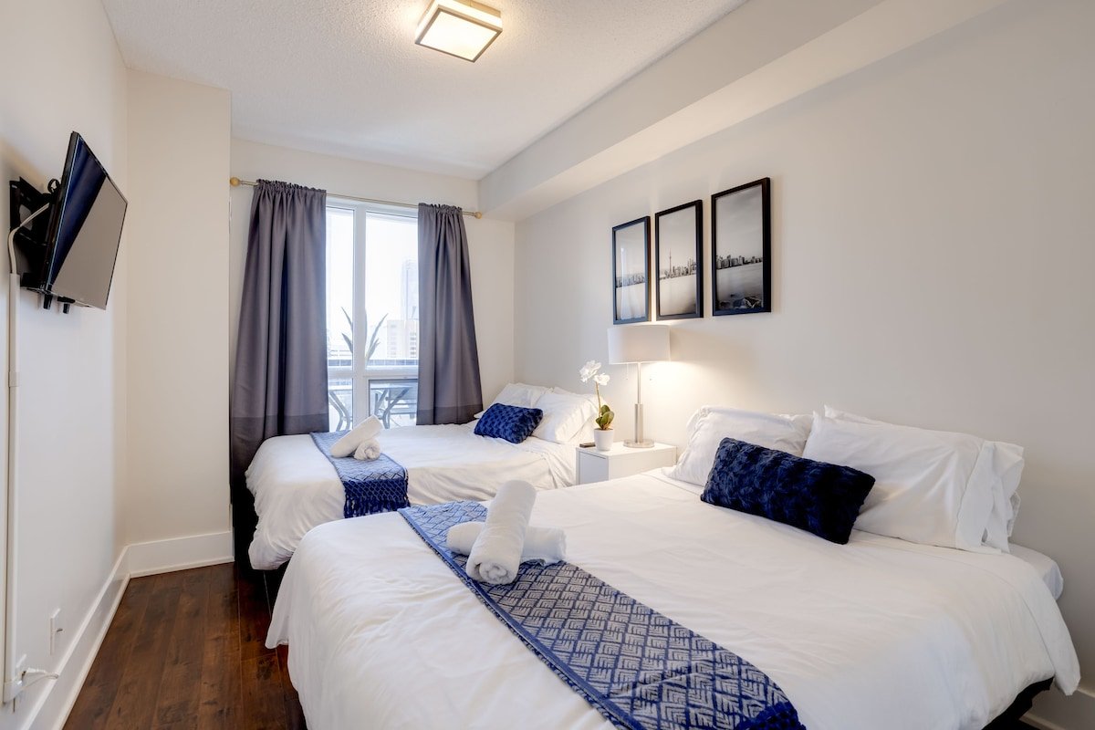 Airbnb Friendly- Sleeps 6 With FreeParking! gallery image 5