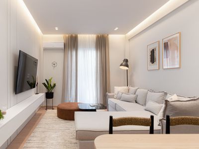 Acropolis White Key Residence