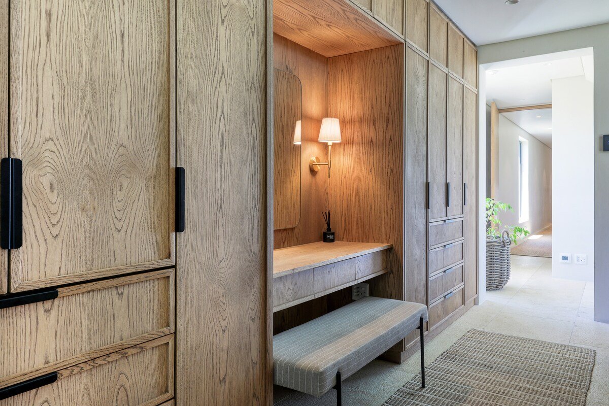 5-Bedroom Forest Getaway with Jacuzzi & Views gallery image 3