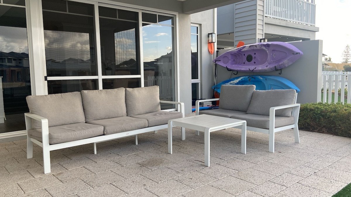 Luxury Canal Retreat with Private Mooring gallery image 3