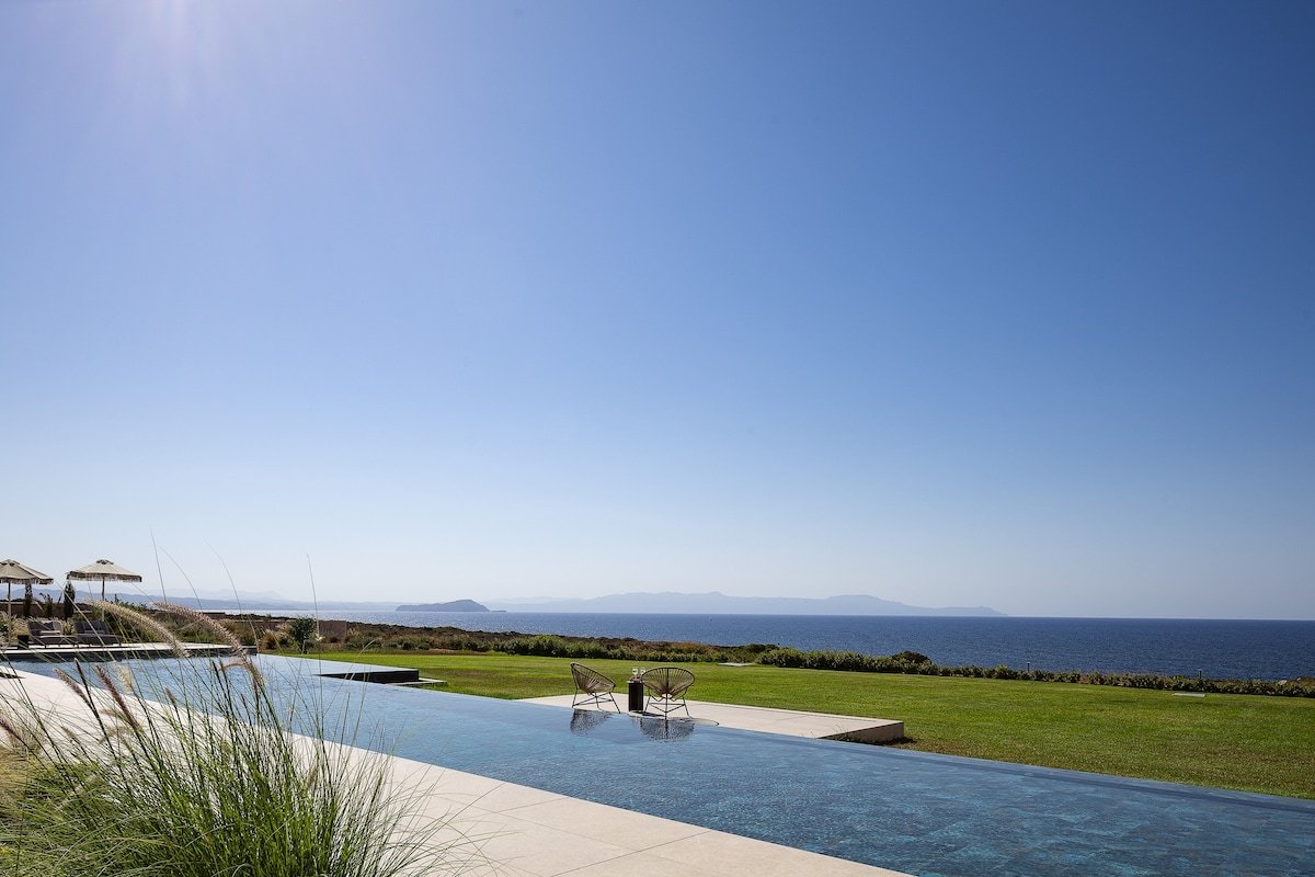 Single-Level Elegance: Enjoy Sea & Sunset Views gallery image 2