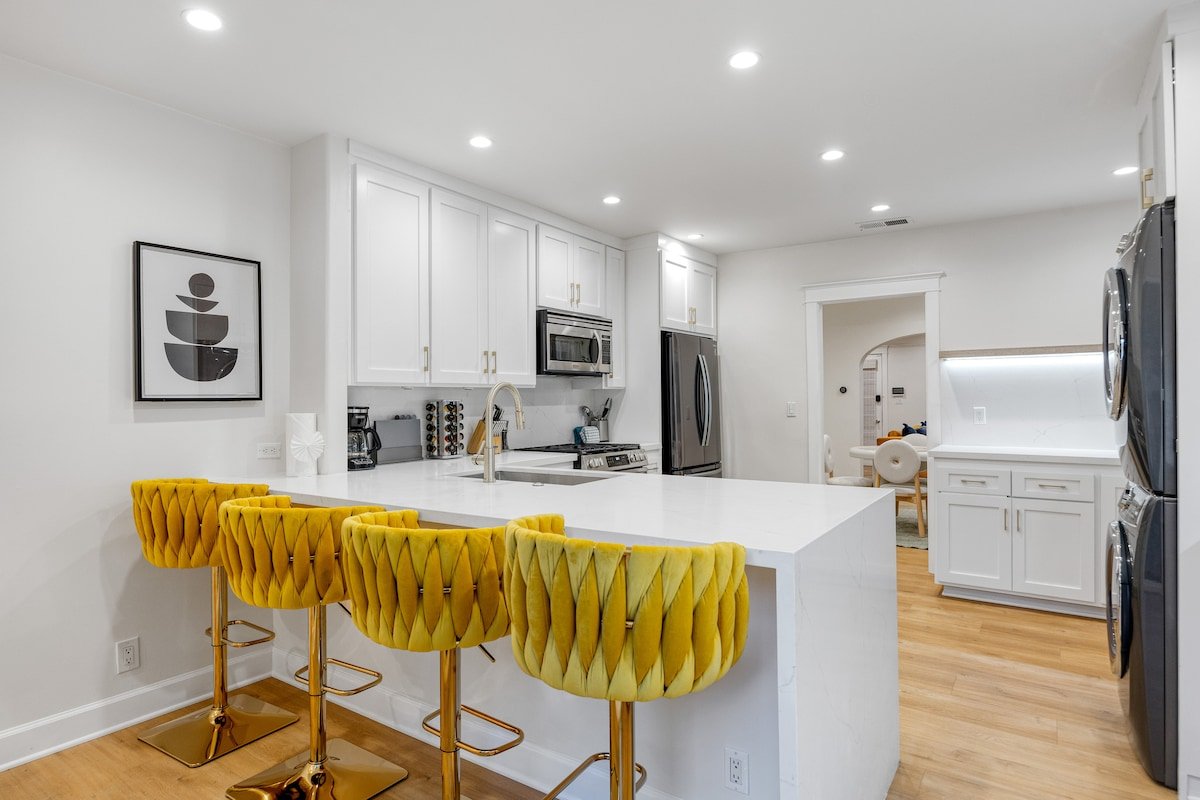 Charming Spanish Retreat|Prime Location|EV Charger gallery image 5