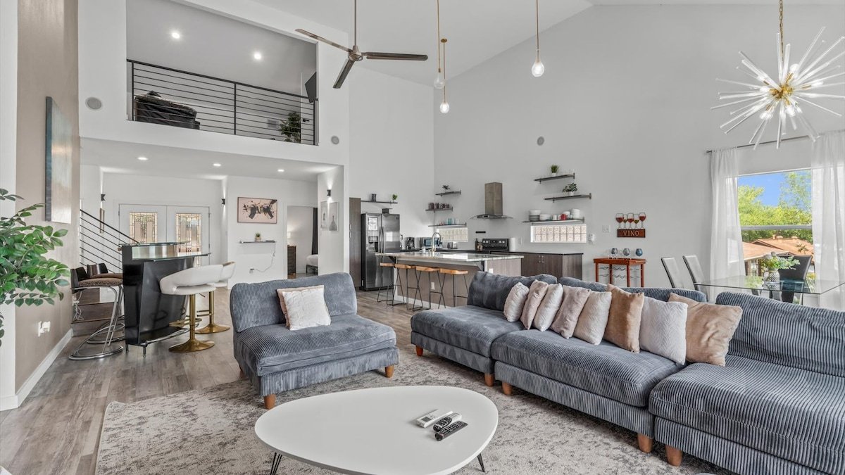 Large 6BR Lakefront Home with Pool, Views & Dock gallery image 3