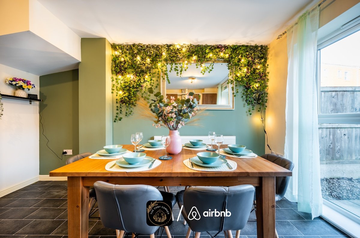 Comfy & Spacious 4BR Home for 9 with Parking gallery image 5