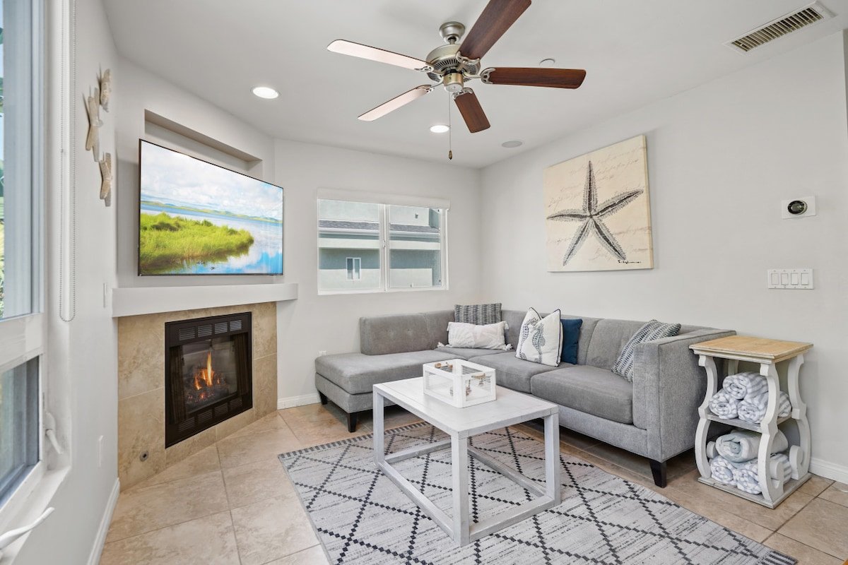 Paradise Isle in Mission Beach with A/C! gallery image 5