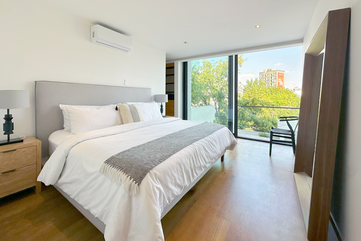 Luxury Terrace Apartment with AC in Roma Norte gallery image 3