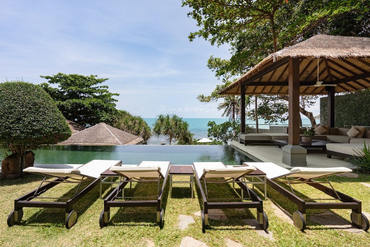 Sangsuri Villa 3: Chef, Full Service, Beachfront gallery image 4