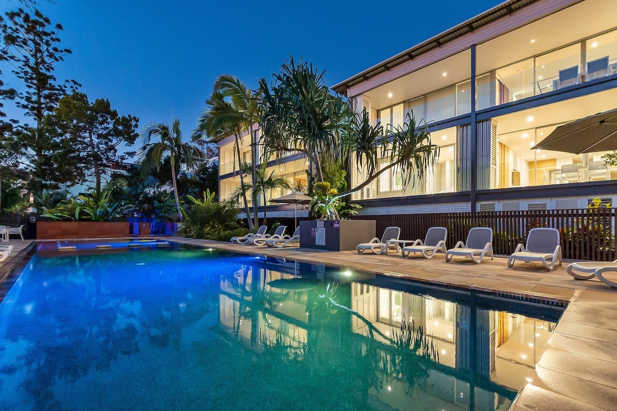 Stunning 2 Storey Apartment with Ocean Views gallery image 4