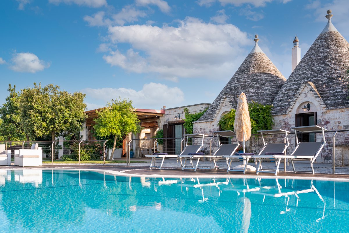 Trulli Ericla Luxury with tennis court and Pool