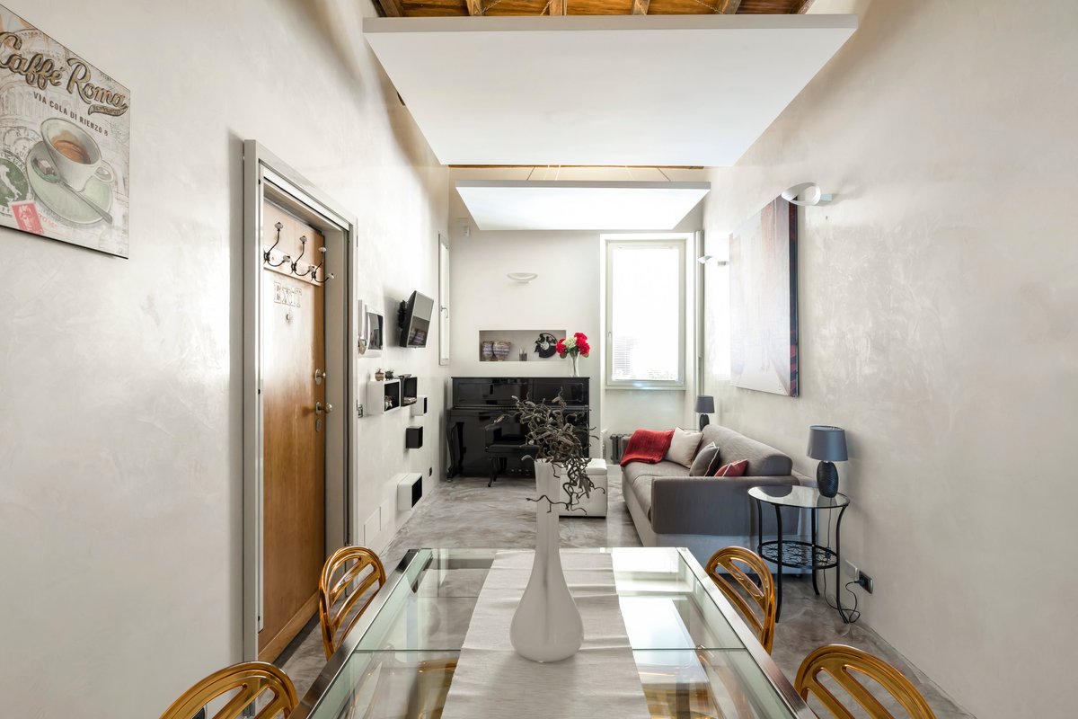 Stylish Trevi Fountain apartment with terrace