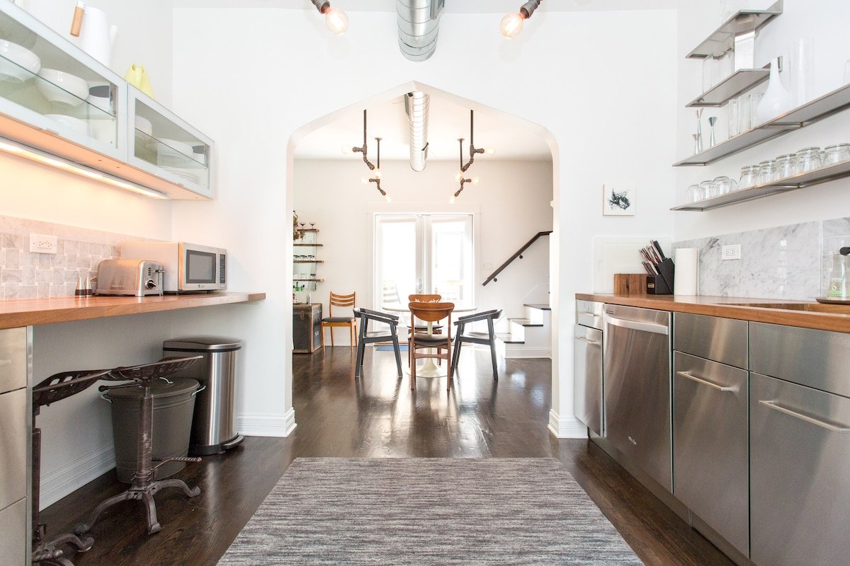 The Roscoe House near Wrigley Field gallery image 3