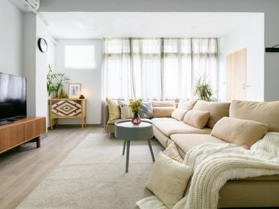 3BRM/2Baths/5 min to MRT/shopping Street/downtown