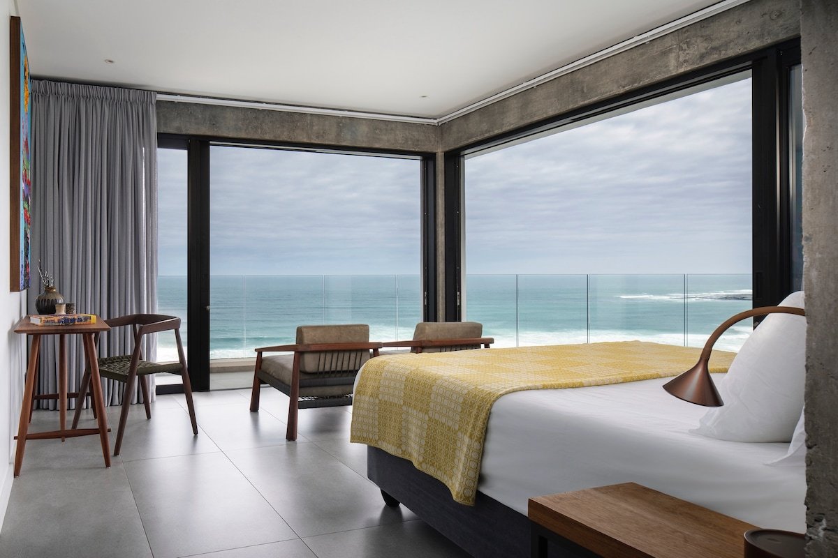 BEYOND Misty Cliffs – NEW stylish seaview HOUSE gallery image 4