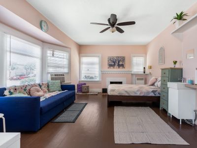 Best location Craftsman Home!3 parkings,walkable!