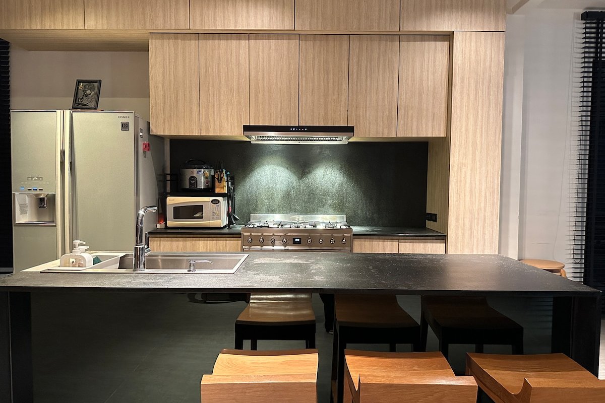 Modern 3-Bedroom Luxury Villa with Private Pool gallery image 5