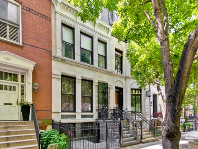 Historic luxury townhouse on Chicago’s Gold Coast