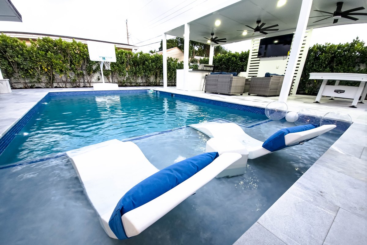 Luxe Oasis, Heated Salt pool, Hot Tub + Sauna