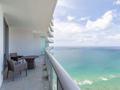 BEACHFRONT OCEAN VIEW 2/2 IN HYDE RESORT