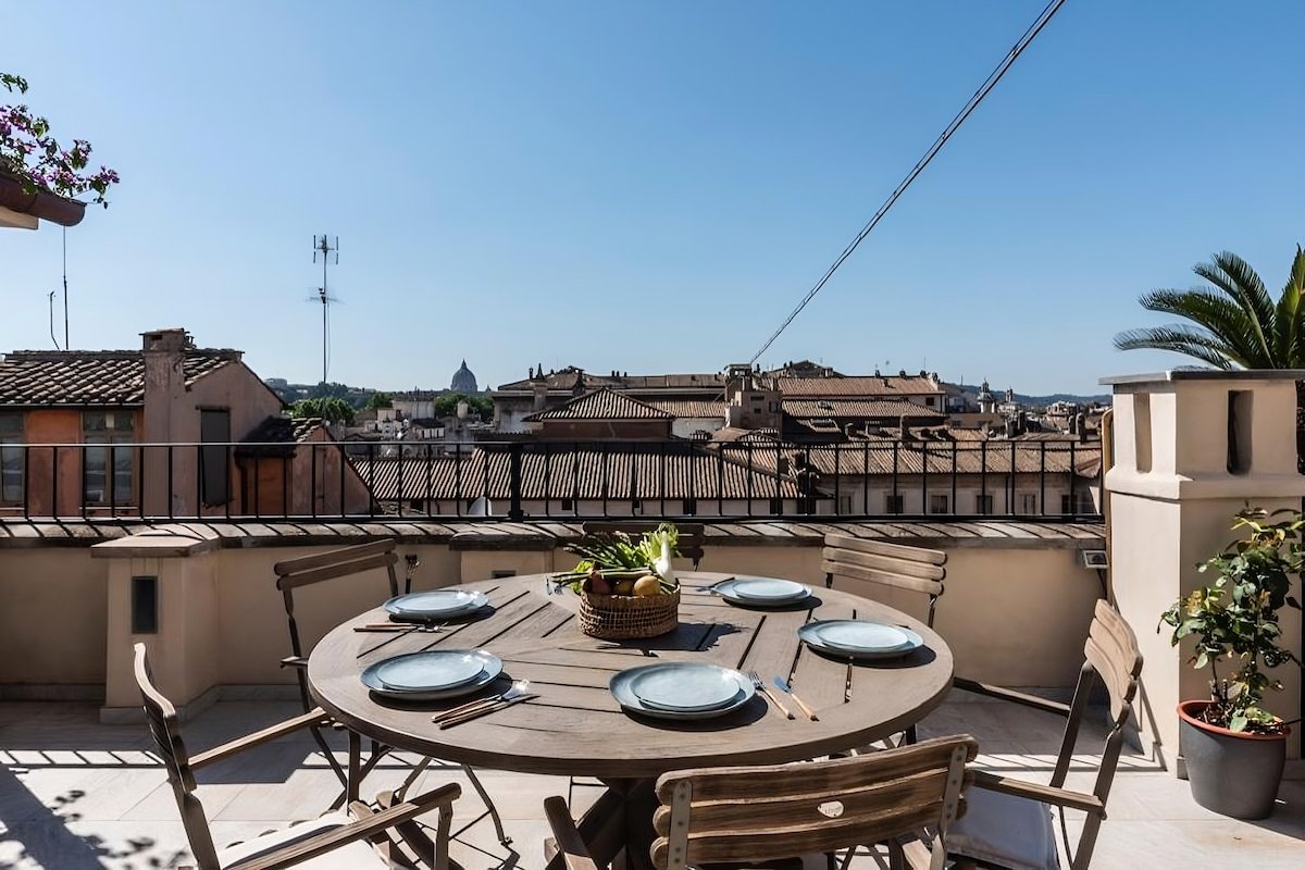 Modern Luxury Penthouse with Terrace near Pantheon gallery image 4