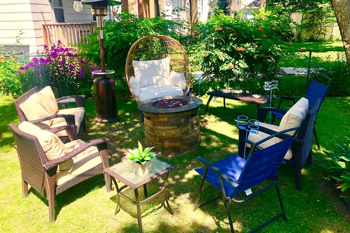 Entire Pleasant Mansion 9BR UT/DT By Lux Life gallery image 3