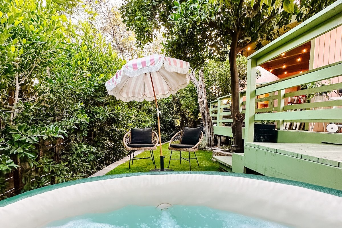 Designer home in hip Highland Park w/ pool & hotub gallery image 5