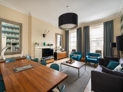 Lovely 4 Bedroom residence in New Town