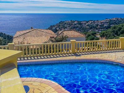 Villa with great sea and sunset view, pool