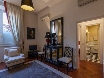 Cashmere apartment a stone’s throw from the Duomo