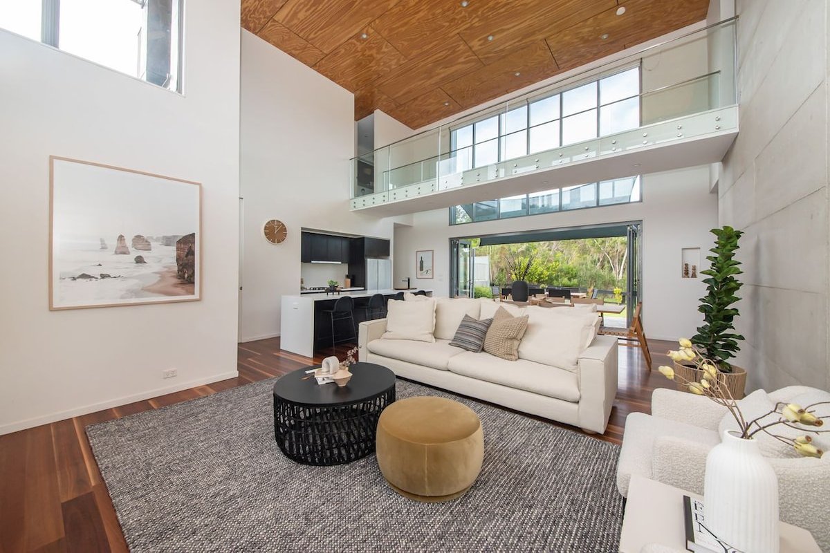 Augusta Private Acre Escape in Mt Martha with pool gallery image 4