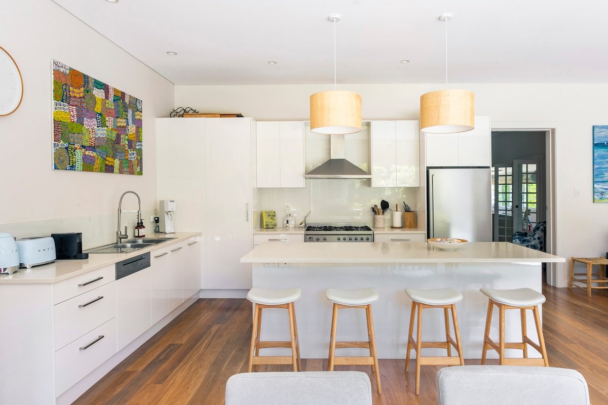 Walk to the Beach from a Warm, Family-Friendly Cottage gallery image 5