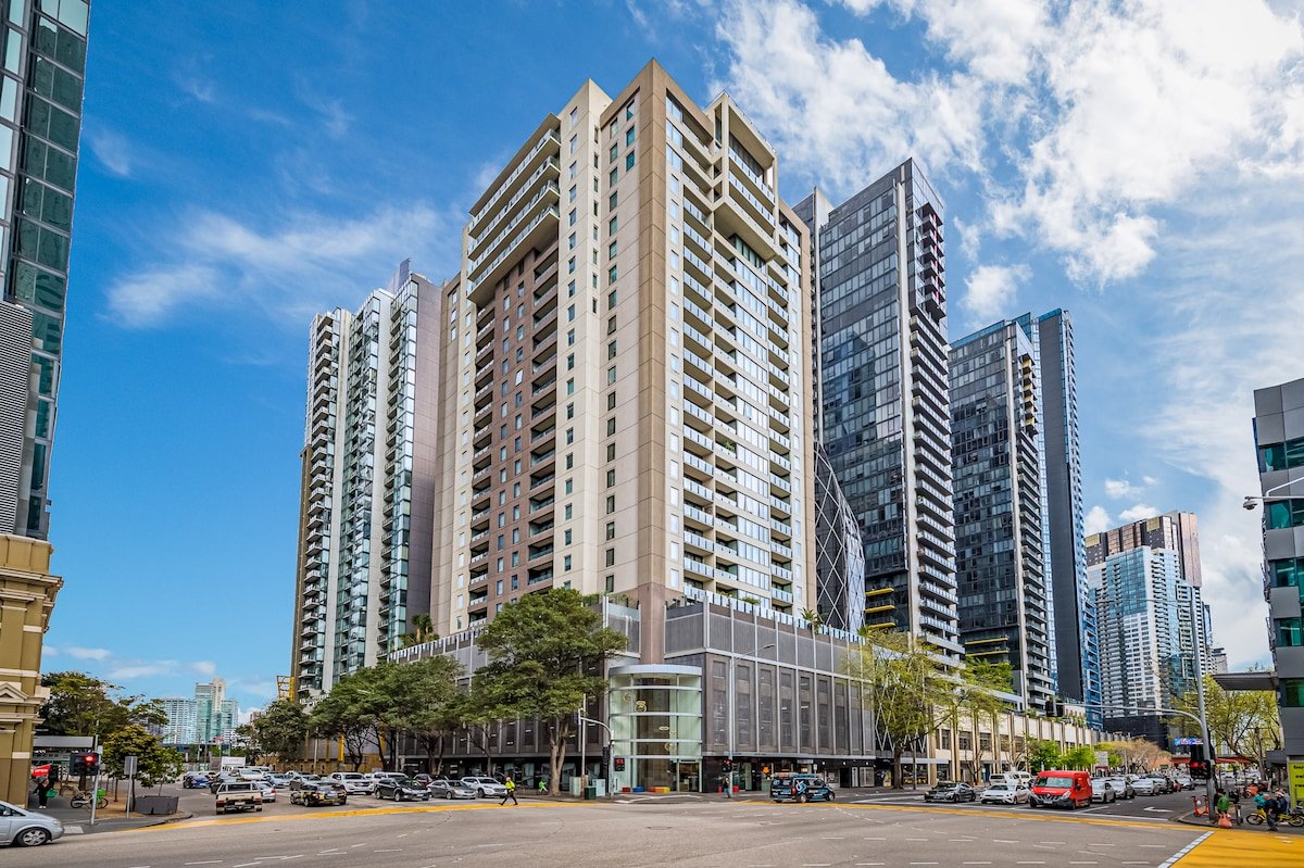 Exclusive Stays – The Summit (2b) gallery image 5