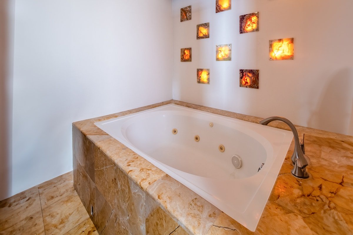 Celeste Curamoria OceanView & Private Beach 2BD gallery image 4