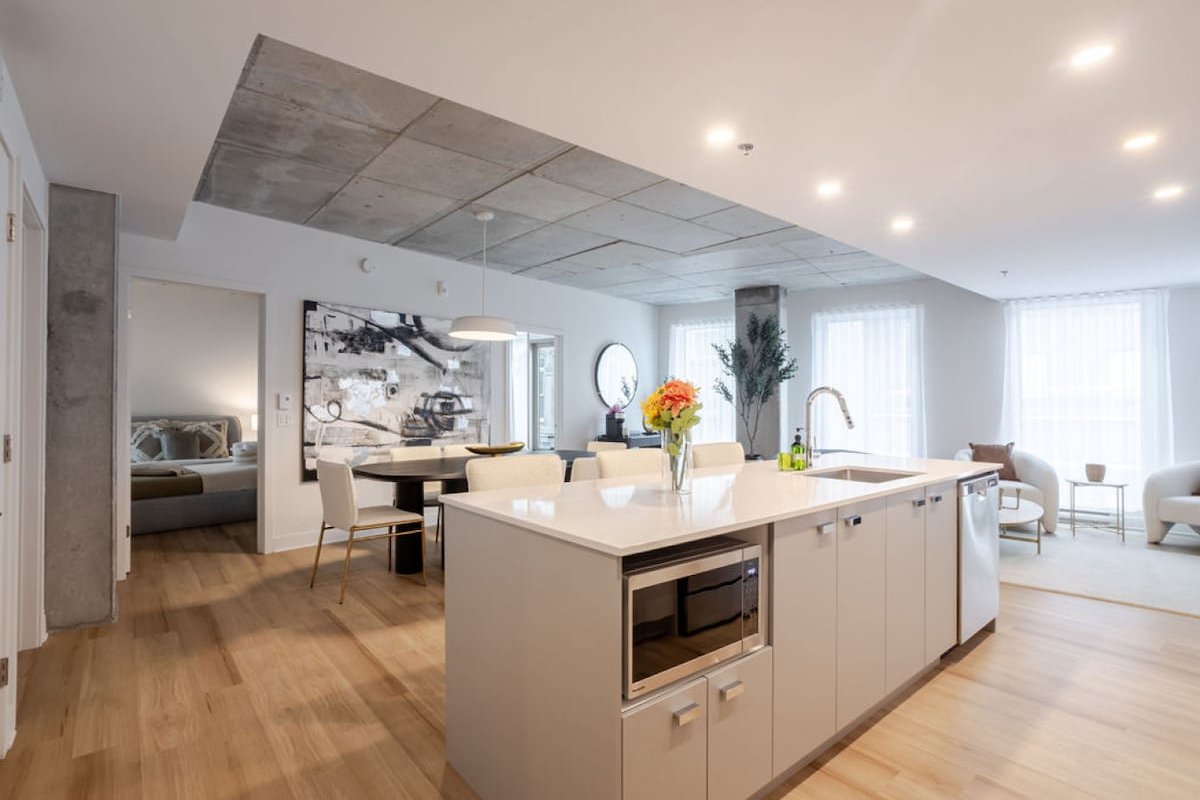 Elegance in the Heart of Old MTL|+ Free Parking gallery image 3