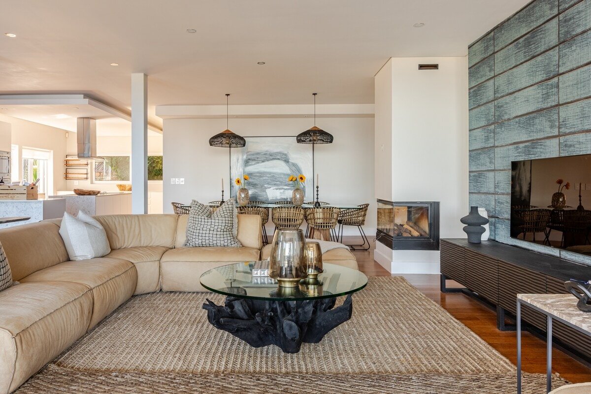 Modern Home 400m from the beach:gym, heated pool gallery image 3