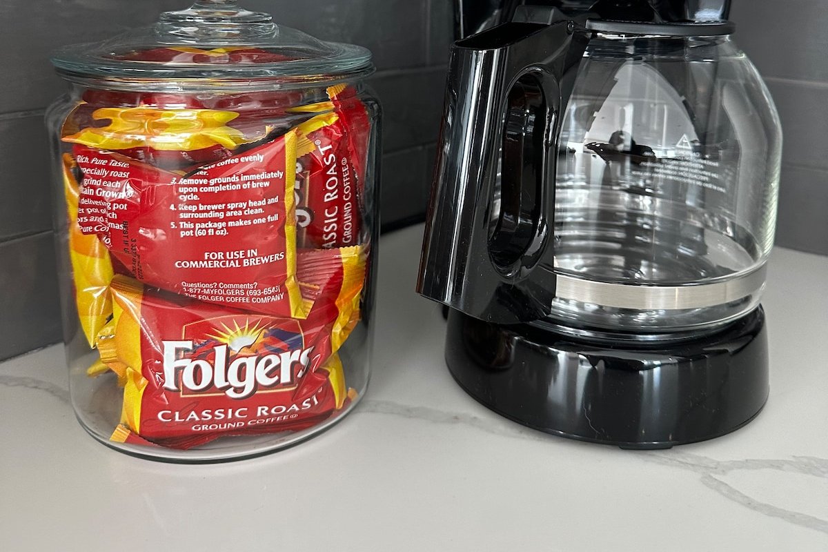 Hollywood Universal Studios Gem! + 2 Car Garage gallery image 5