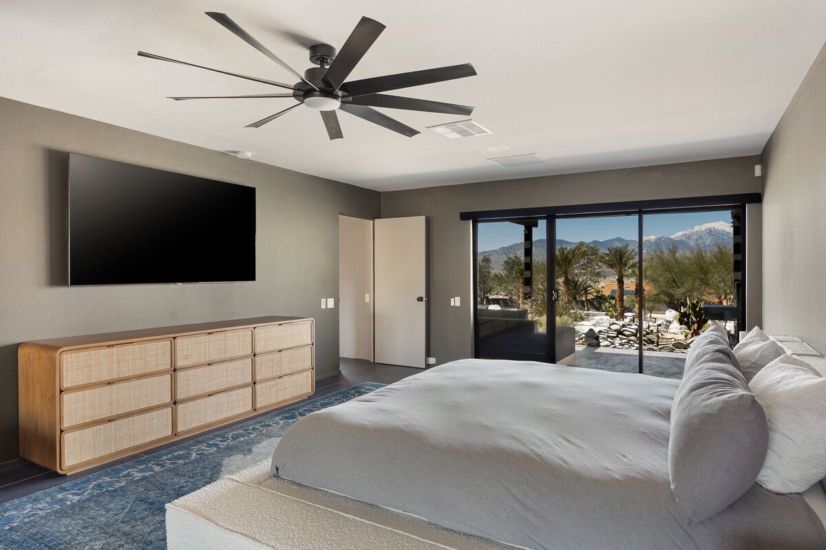 Addendum Estate | Luxe Pools + Views gallery image 4