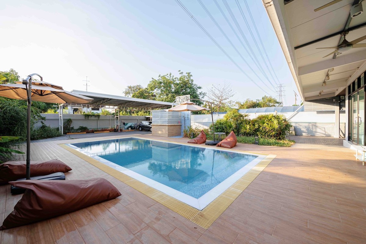 【曼谷市区700平网红高端泳池别墅】近地铁口超市/3晚以上免费接机一次/旅游路线定制 gallery image 4