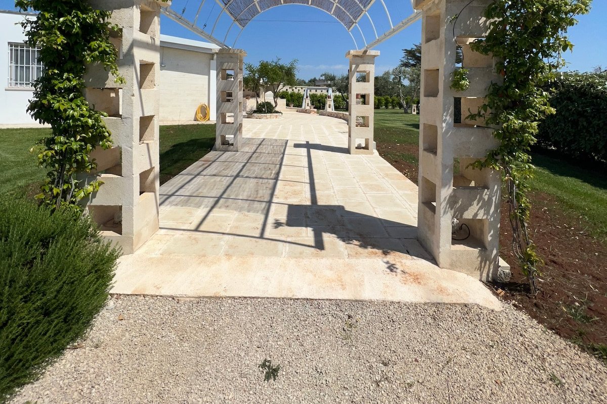 Borgo Colmoni with Trullo and pool relax gallery image 4