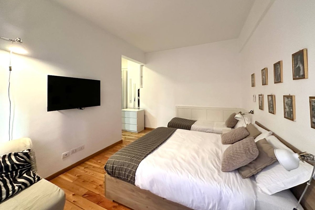 Modern Comfort near the Vatican gallery image 4