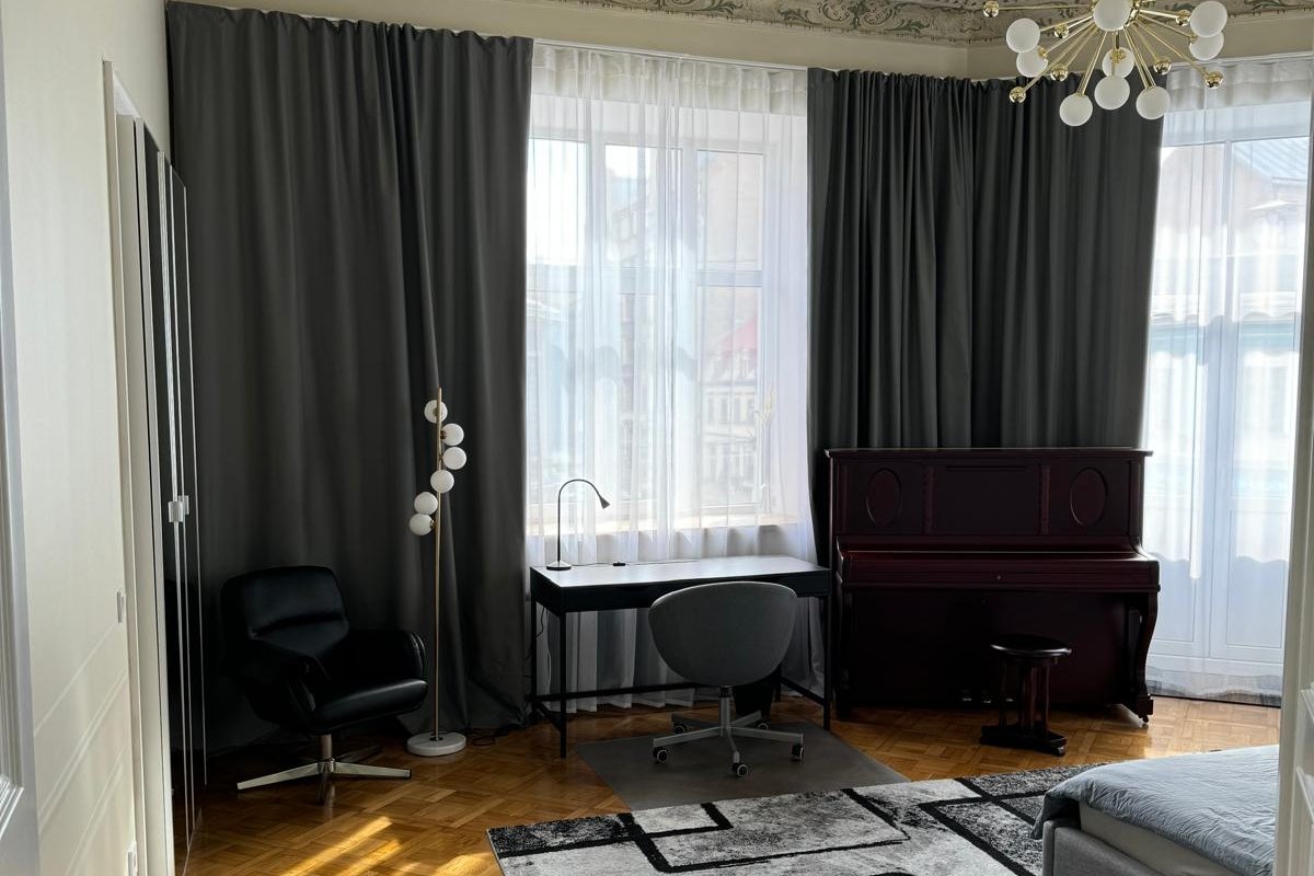 Beautiful and central art nouveau with AC gallery image 2