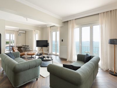 Primavera by halu!: Seafront apartment