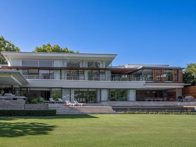 Makomo Masterpiece, by Steadfast Collection