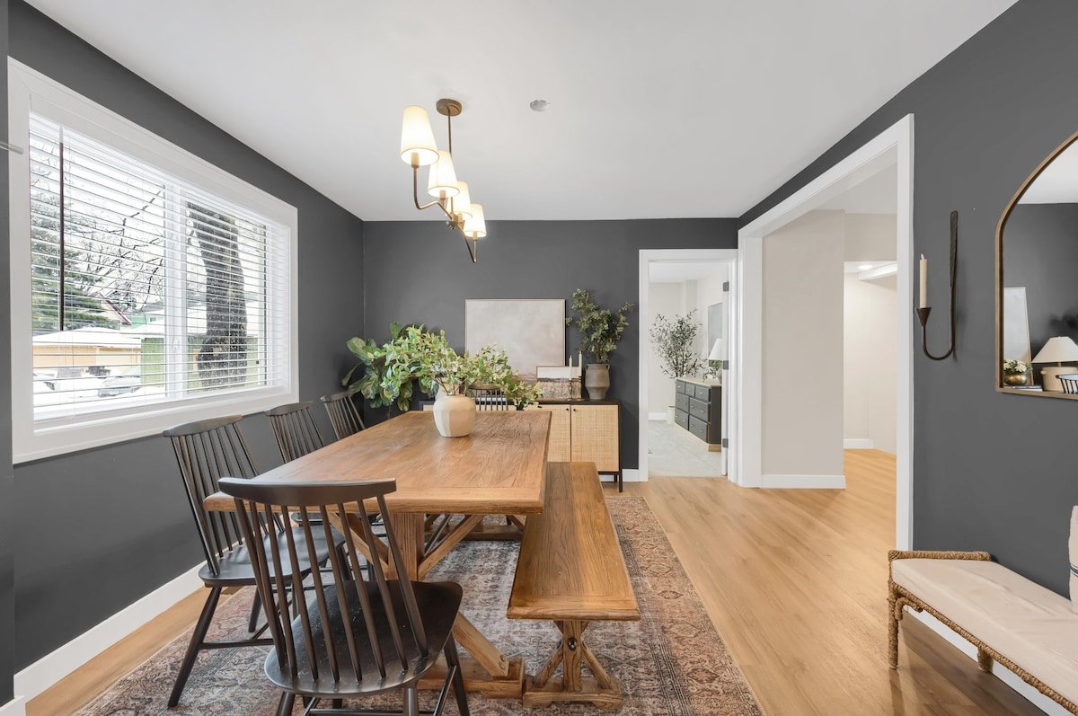 Cozy home in St. Paul, King bed gallery image 2