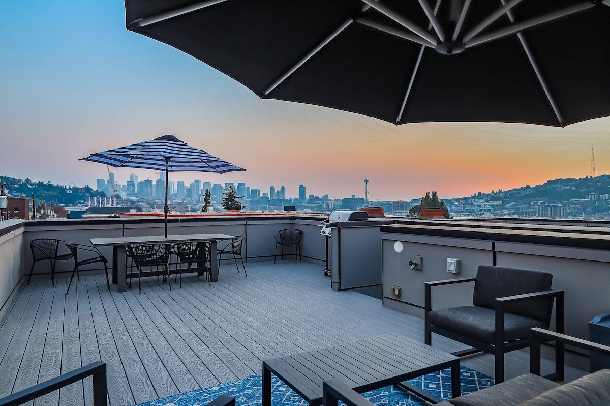 City Views, Roof Deck- Evergreen Townhome Eastlake gallery image 3